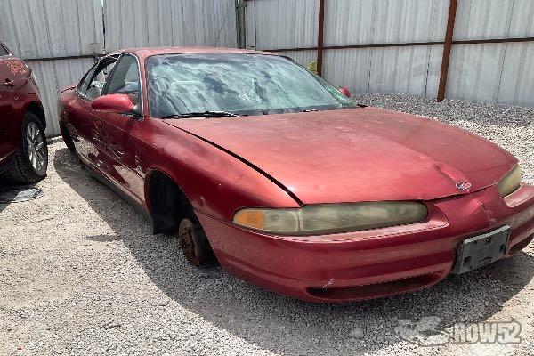 Photo of 1999 Oldsmobile Intrigue