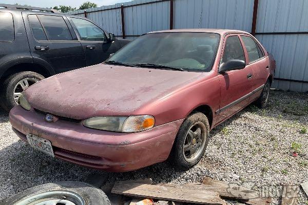 Photo of 1999 Chevrolet Prizm