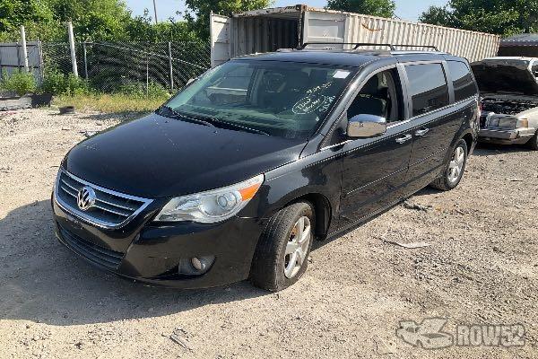 Photo of 2011 Volkswagen Routan