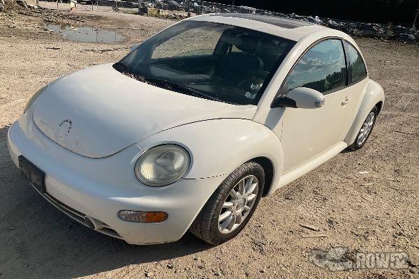 Photo of 2005 Volkswagen New Beetle