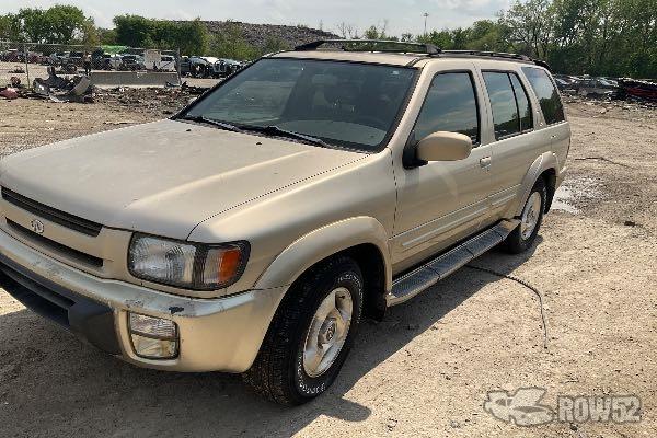Photo of 1998 Infiniti QX4