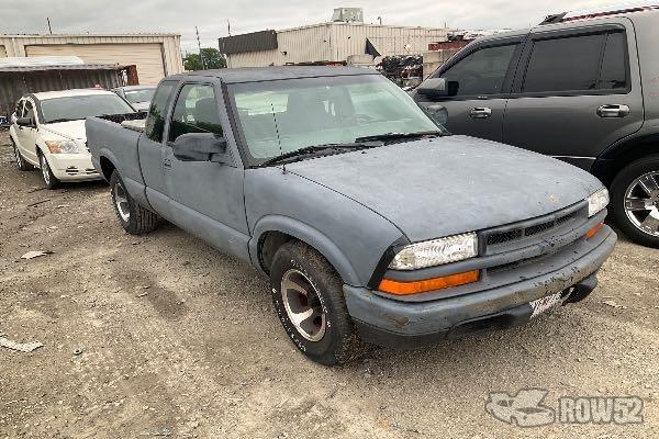 Photo of 2000 Chevrolet S10 Pickup