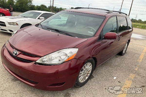 Photo of 2008 Toyota Sienna