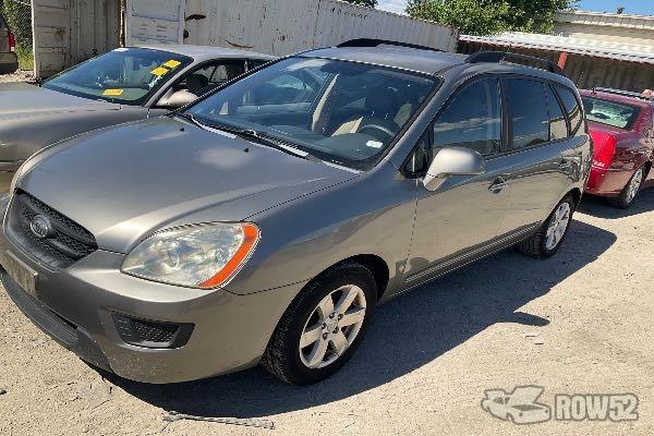 Photo of 2009 Kia Rondo