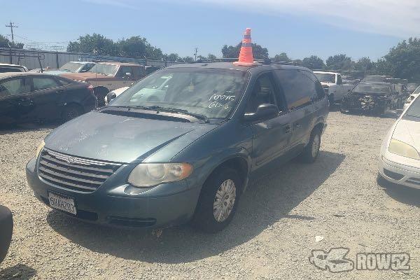 Photo of 2006 Chrysler Town & Country