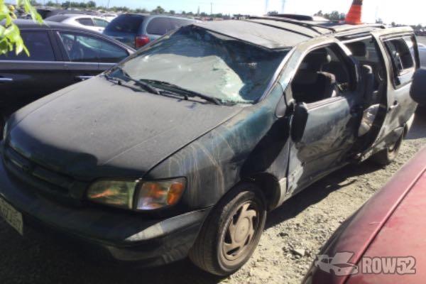 Photo of 1998 Toyota Sienna