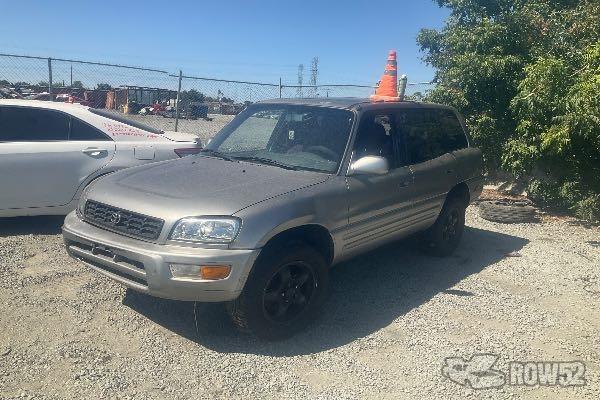 Photo of 1999 Toyota Rav4