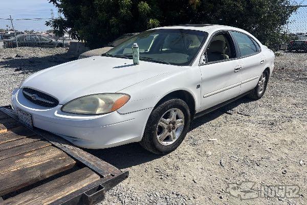 Photo of 2001 Ford Taurus