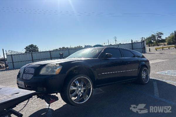 Photo of 2005 Dodge Magnum
