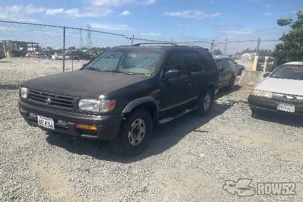 Photo of 1997 Nissan Pathfinder