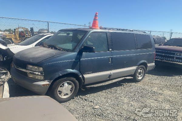 Photo of 1999 Chevrolet Astro