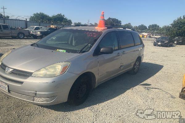 Photo of 2004 Toyota Sienna