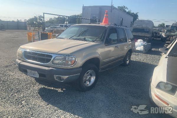 Photo of 2000 Ford Explorer