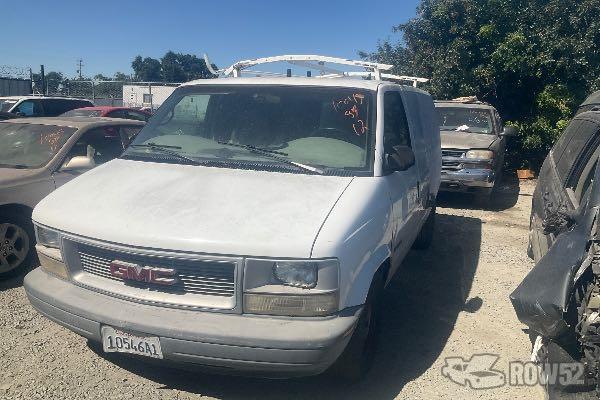 Photo of 2000 GMC Safari