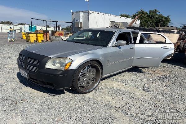 Photo of 2005 Dodge Magnum