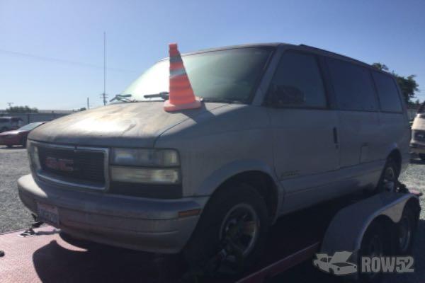 Photo of 1999 GMC Safari