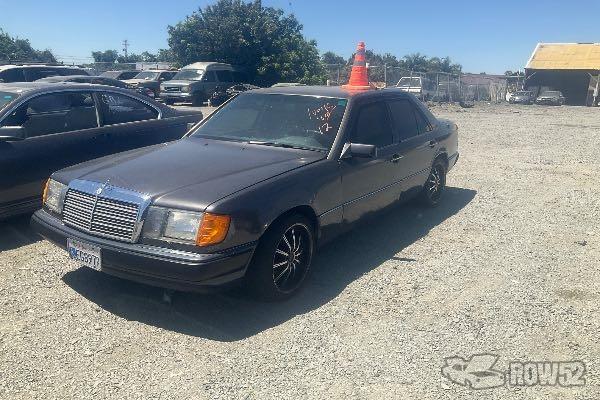Photo of 1990 Mercedes-Benz 300
