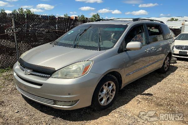 Photo of 2005 Toyota Sienna