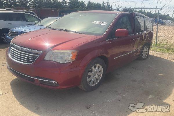Photo of 2014 Chrysler Town & Country
