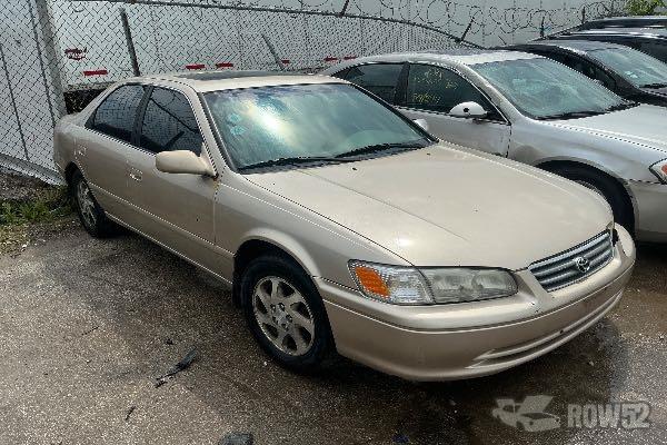 Photo of 2000 Toyota Camry