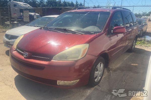 Photo of 2004 Toyota Sienna