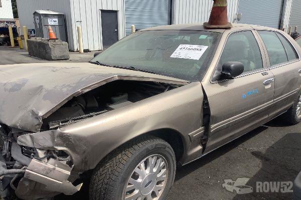 Photo of 2004 Ford Crown Victoria