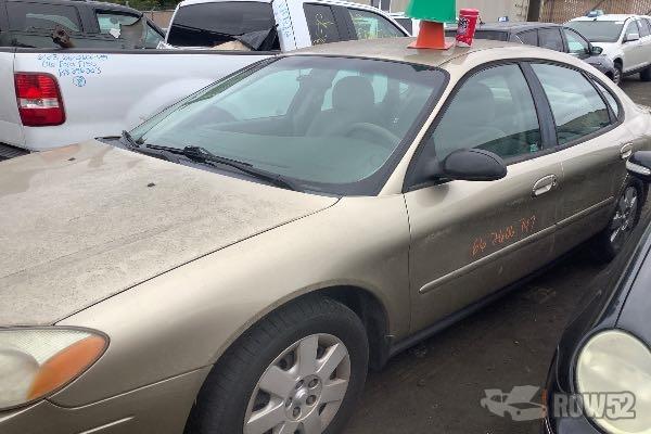 Photo of 2001 Ford Taurus