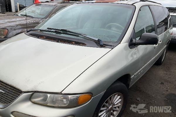 Photo of 1999 Chrysler Town & Country