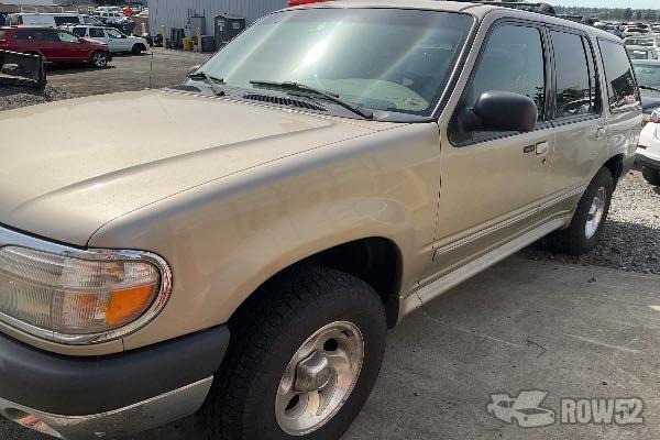 Photo of 2000 Ford Explorer