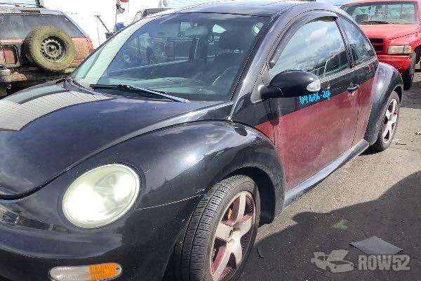 Photo of 2005 Volkswagen New Beetle