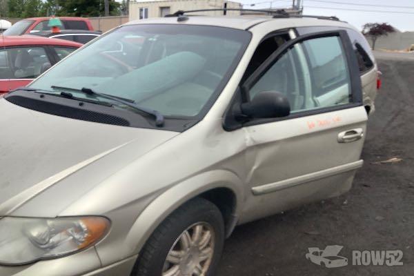 Photo of 2005 Chrysler Town & Country
