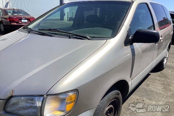 Photo of 2000 Toyota Sienna