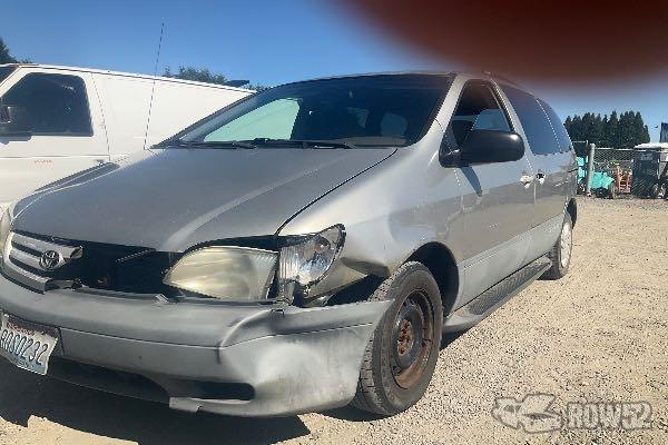 Photo of 2001 Toyota Sienna