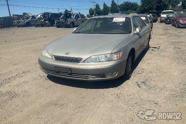 Photo of 1999 Lexus ES 300