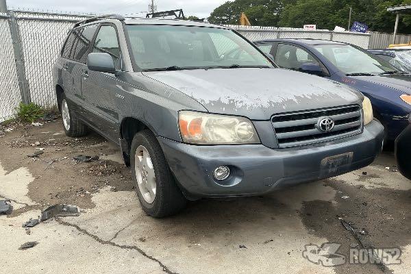 Photo of 2004 Toyota Highlander