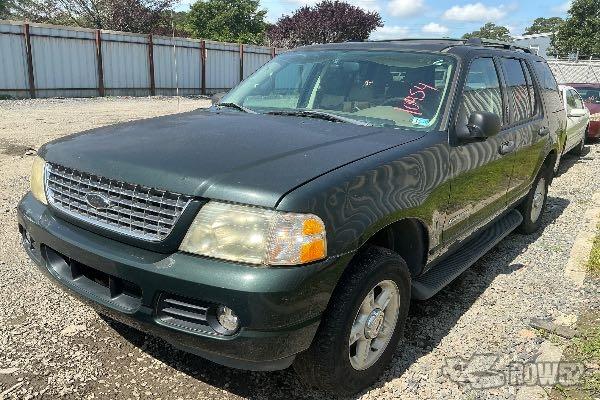 Photo of 2004 Ford Explorer