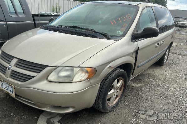 Photo of 2005 Dodge Caravan