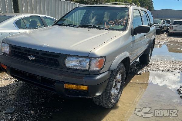 Photo of 1998 Nissan Pathfinder