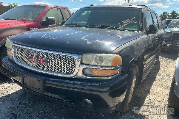 Photo of 2004 GMC Yukon Denali