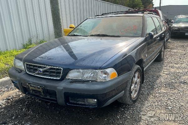 Photo of 1999 Volvo XC70