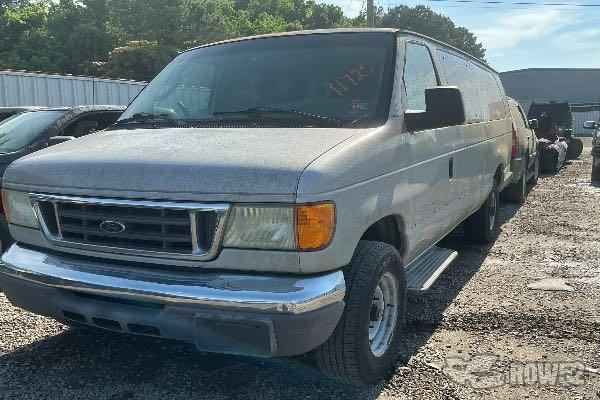 Photo of 2006 Ford Econoline
