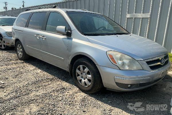 Photo of 2007 Hyundai Entourage