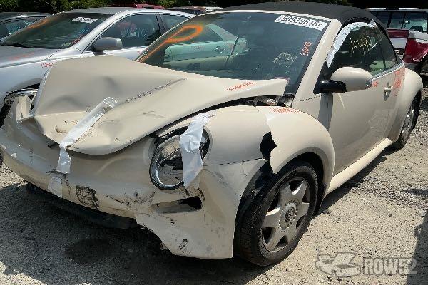 Photo of 2004 Volkswagen New Beetle