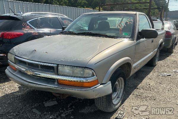 Photo of 1999 Chevrolet S10 Pickup