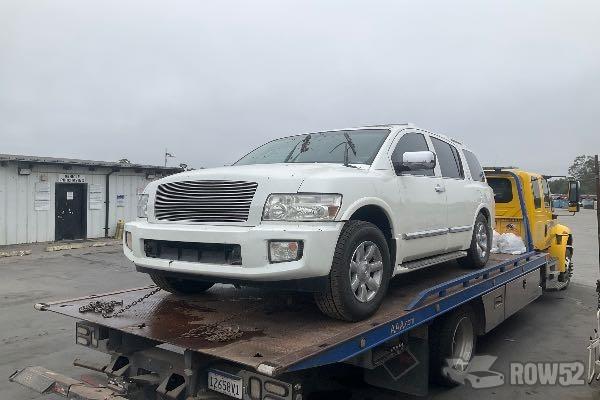 Photo of 2005 Infiniti QX56