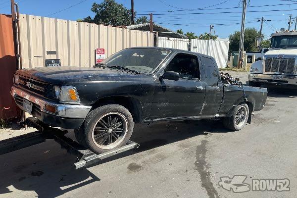 Photo of 1989 Toyota Pickup