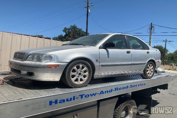 Photo of 2001 Volvo S40