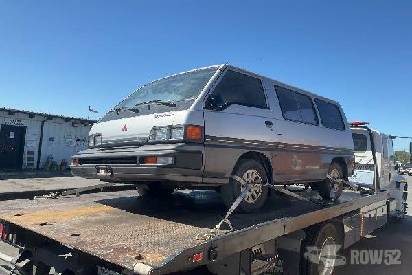 Photo of 1988 Mitsubishi Van