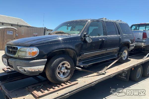Photo of 2000 Ford Explorer