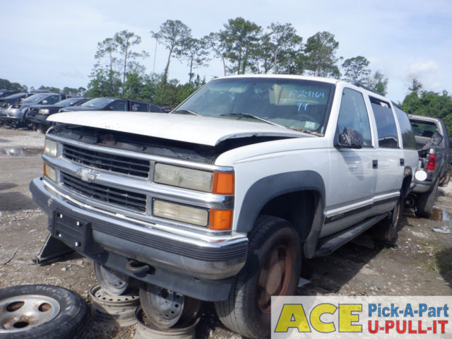 Photo of 1999 Chevrolet Suburban 1500